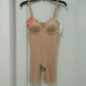 New Spanx strapeless mid thigh body suit with bra